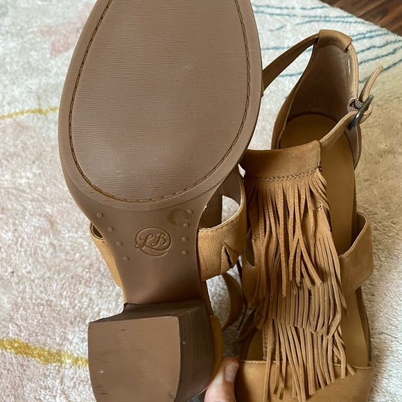 Lucky Brand ‘Leesha’ Women’s Fringe Block Heel Tan Nubuck Leather - Picture 3 of 13